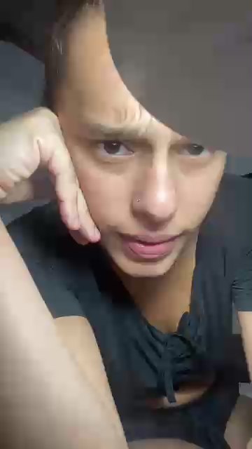Nandaruivinha20 live cam on Cam4