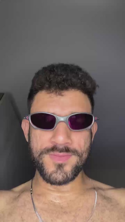Nandosantos23 live cam on Cam4