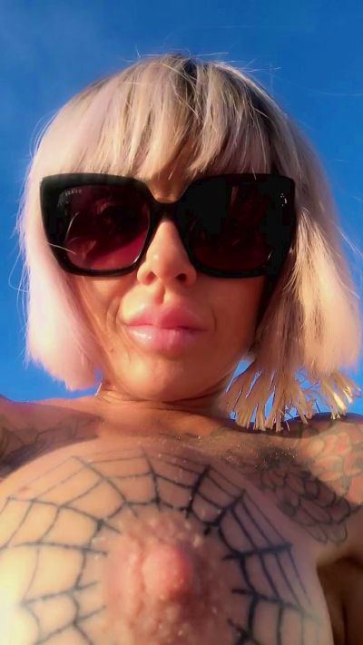 Nanina_hot live cam on Cam4