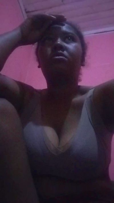 Nanou02 live cam on Cam4