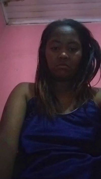 Nanou02 live cam on Cam4