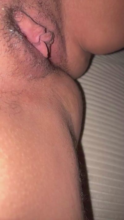 Nanou93 live cam on Cam4