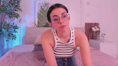 Naoimi_May live cam on Cam4