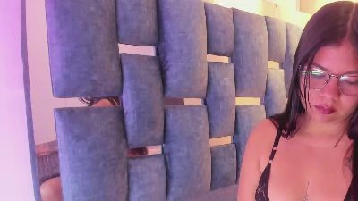Naomi20_ live cam on Cam4