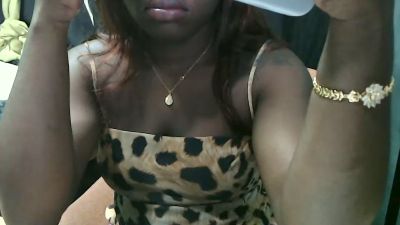 Naomi24 live cam on Cam4