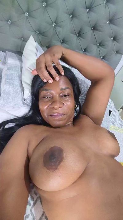 NaomiBlack live cam on Cam4