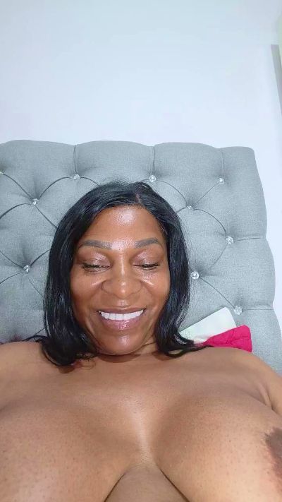 NaomiBlack live cam on Cam4
