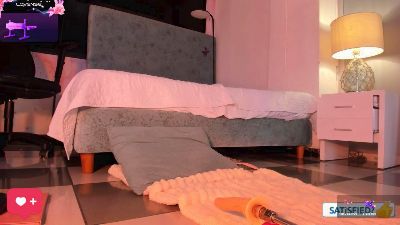 Naomi_Collins live cam on Cam4