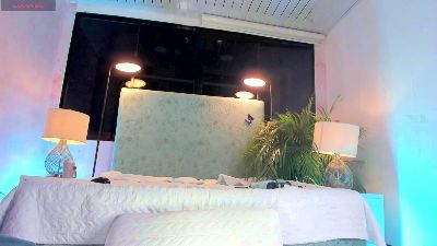 Naomi_Collins live cam on Cam4