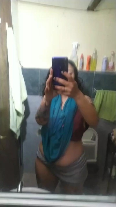 Naqui28 live cam on Cam4