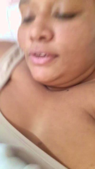 Narinha27nana live cam on Cam4