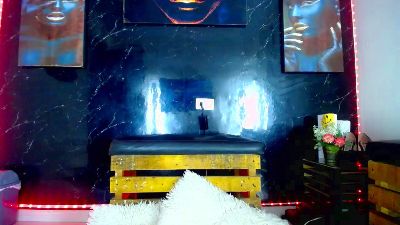 Nashla_D live cam on Cam4