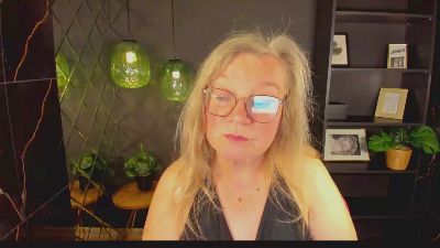 Natali_Cloud live cam on Cam4