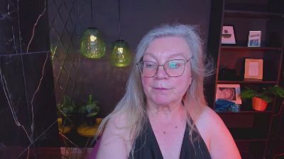 Natali_Cloud live cam on Cam4
