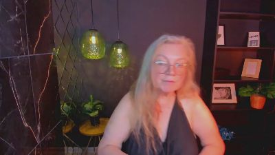Natali_Cloud live cam on Cam4
