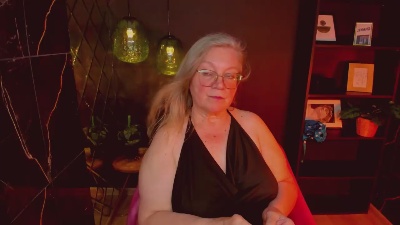 Natali_Cloud live cam on Cam4