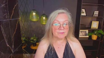 Natali_Cloud live cam on Cam4