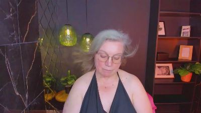 Natali_Cloud live cam on Cam4
