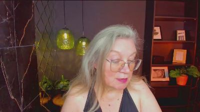 Natali_Cloud live cam on Cam4