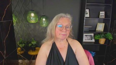 Natali_Cloud live cam on Cam4