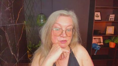 Natali_Cloud live cam on Cam4