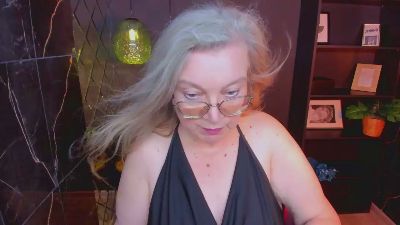 Natali_Cloud live cam on Cam4