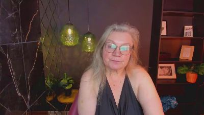 Natali_Cloud live cam on Cam4