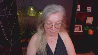 Natali_Cloud live cam on Cam4