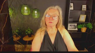 Natali_Cloud live cam on Cam4