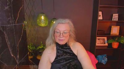 Natali_Cloud live cam on Cam4