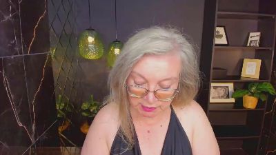 Natali_Cloud live cam on Cam4