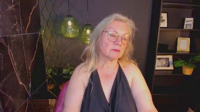 Natali_Cloud live cam on Cam4