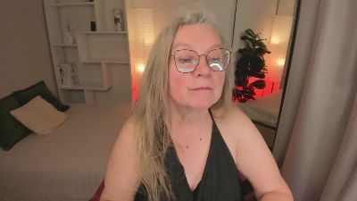 Natali_Cloud live cam on Cam4