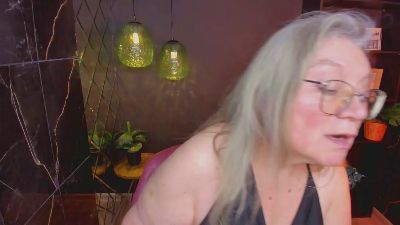 Natali_Cloud live cam on Cam4