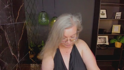 Natali_Cloud live cam on Cam4
