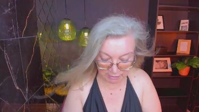 Natali_Cloud live cam on Cam4