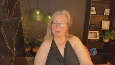 Natali_Cloud live cam on Cam4