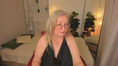Natali_Cloud live cam on Cam4