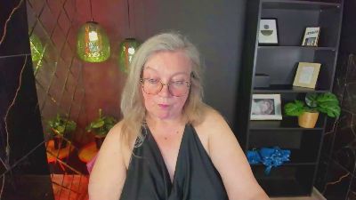Natali_Cloud live cam on Cam4