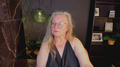 Natali_Cloud live cam on Cam4