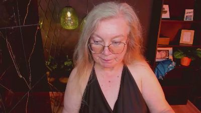 Natali_Cloud live cam on Cam4