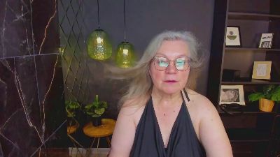 Natali_Cloud live cam on Cam4