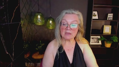 Natali_Cloud live cam on Cam4