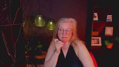 Natali_Cloud live cam on Cam4
