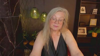 Natali_Cloud live cam on Cam4