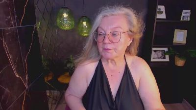 Natali_Cloud live cam on Cam4