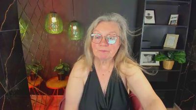 Natali_Cloud live cam on Cam4