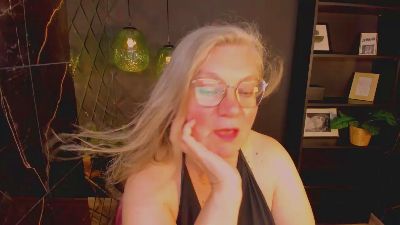 Natali_Cloud live cam on Cam4