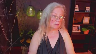Natali_Cloud live cam on Cam4
