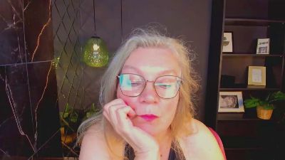 Natali_Cloud live cam on Cam4